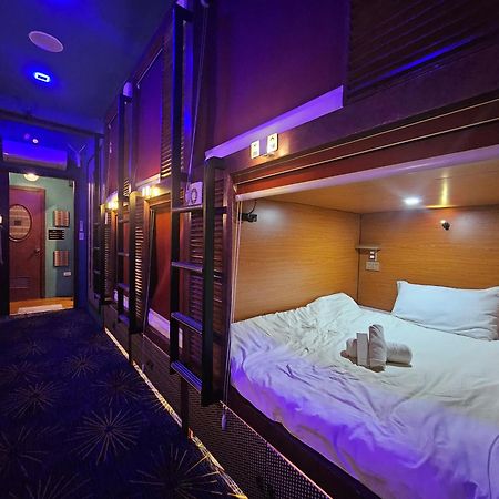 Attic Capsule Hotel Marigondon  Exterior foto